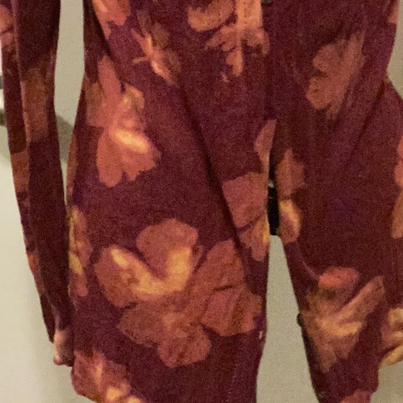 Simply Vera Vera Wang Med, lightweight button-up cardigan long sleeves Maroon - Picture 3 of 6